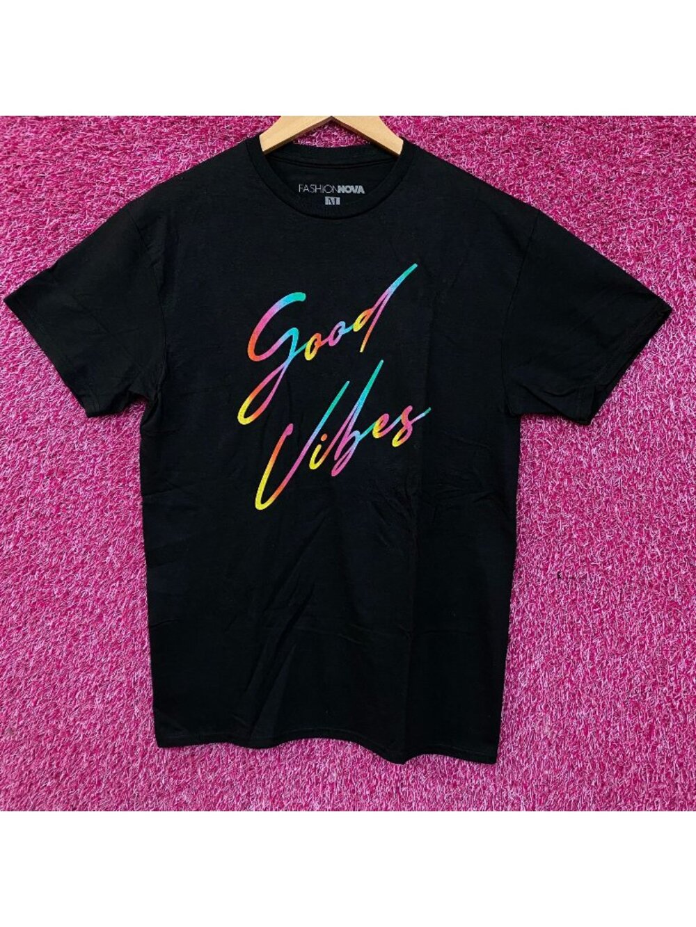Fashion Nova Good Vibes Only Graphic T-Shirt Medium
